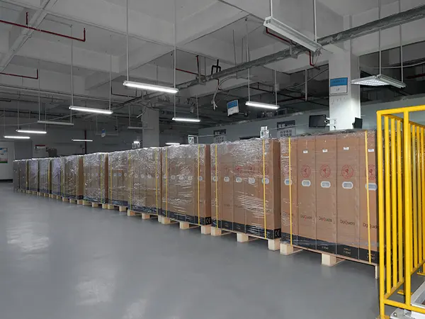 Smart LED display packaging and shipping